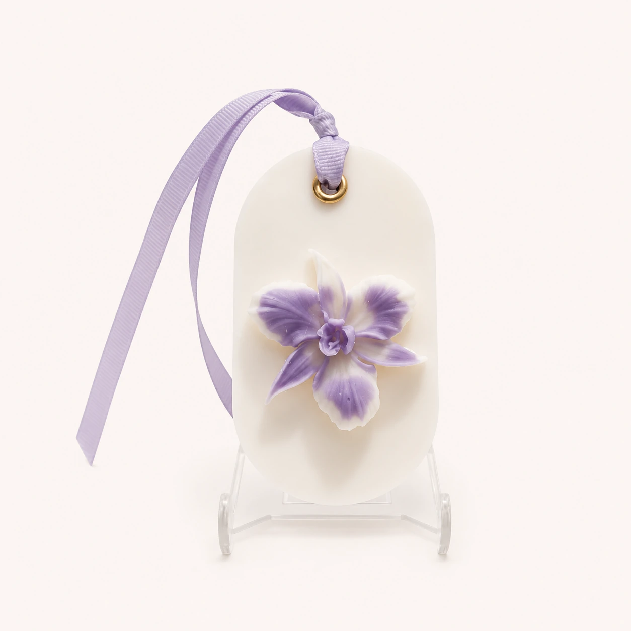 Ambientador de roupeiro oval com orquídea lilás e fita